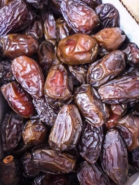 Jumbo Dates